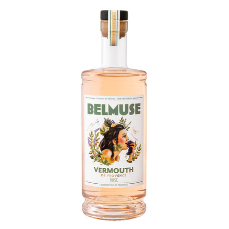 Flasche Belmuse Rosé Wermut 50cl mit kunstvollem Etikett, roséfarbener Flüssigkeit und Korkverschluss im eleganten Design.