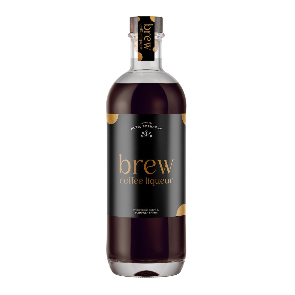 Flasche Brew Coffee Liqueur von Bornholm Spirits, 700 ml, mit schwarzem Etikett und goldener Schrift auf weißem Hintergrund.