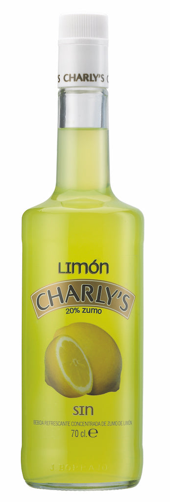 Flasche Charly's Limón, alkoholfreie Likör-Alternative mit 20 % Zitronensaft, vor weißem Hintergrund.