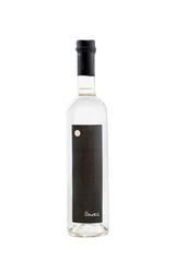 Genepy Bianco von Bordiga in klarer 50cl-Flasche mit schwarzem Etikett auf weißem Hintergrund