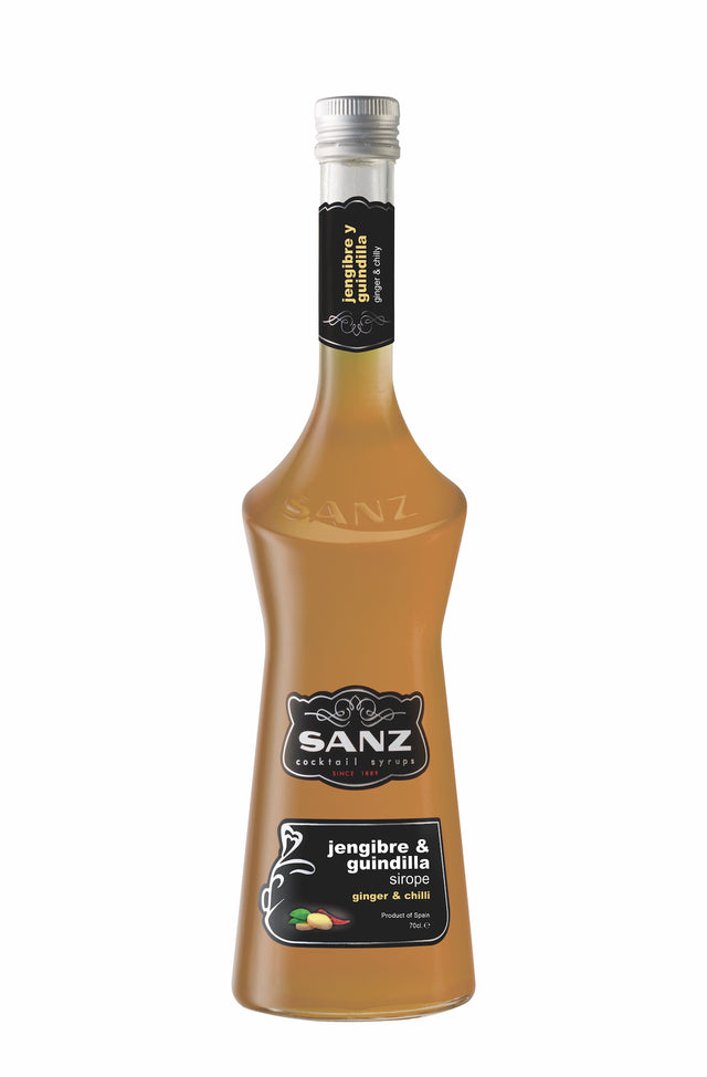 Ingwer & Chili Sirup Sanz 0,7L in Glasflasche mit schwarzem Etikett, aromatische Kombination aus Ingwer und Chili.