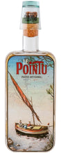 Flasche Le Pointu Pastis Artisanal mit einem Etikett, das ein traditionelles Segelboot vor einer malerischen Küstenlandschaft zeigt.
