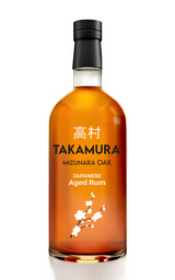 Japanischer Rum in klarer Flasche mit schwarzem Verschluss, blassweißer Kirschblüte und Schriftzug „Takamura Mizunara Oak“